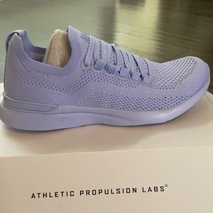 *SOLD* Women’s APL Techloom Breeze 6.5 Bellflower